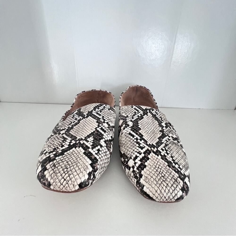 Women size 7.5 Snakeskin Loafers Blk/Grey & White.